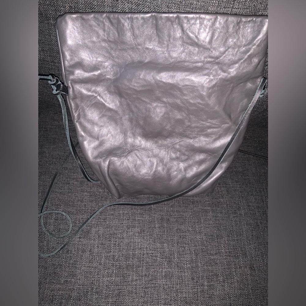 GRAY LEATHER MINIMALIST BAG
